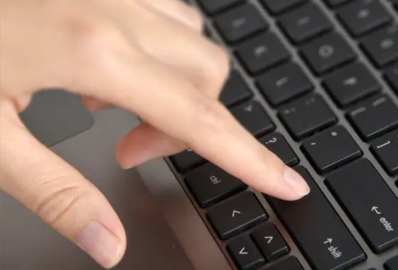 key blogger writing typing keyboard