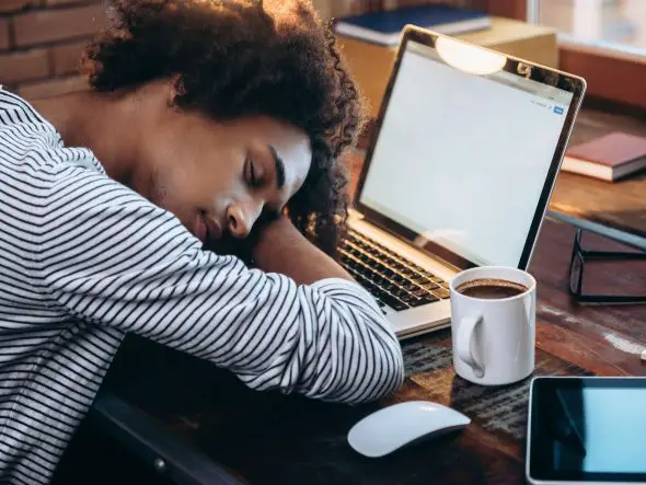 Fix-your-body-clock-afternoon-nap